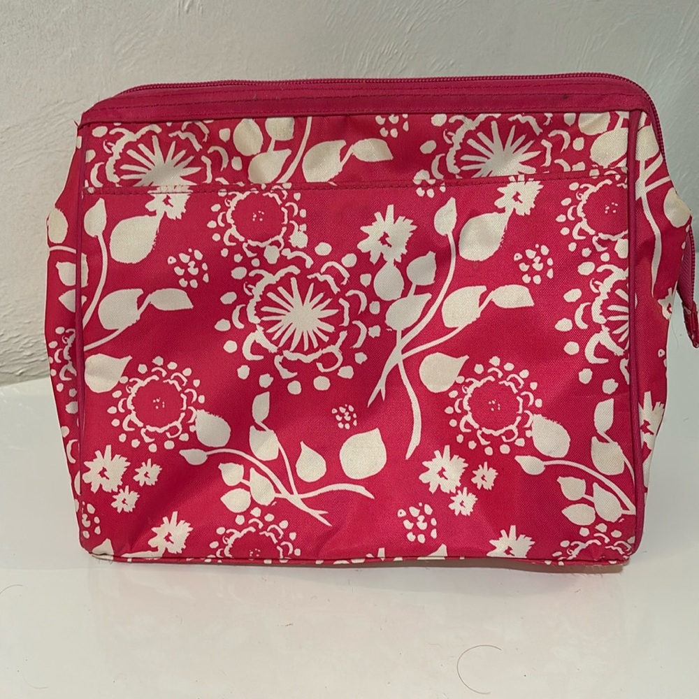 Thirty-One Gives Large Cosmetic Bag